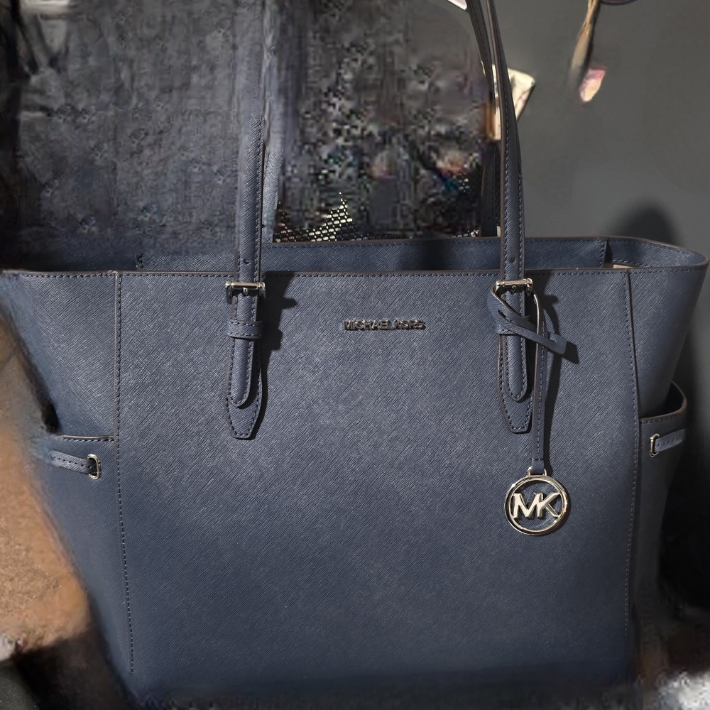 MICHAEL KHORS NEW PURSE